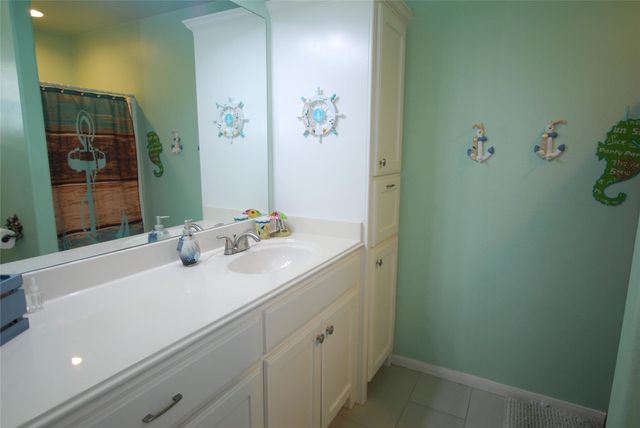 23159 Fresca Street, Galveston, TX 77554