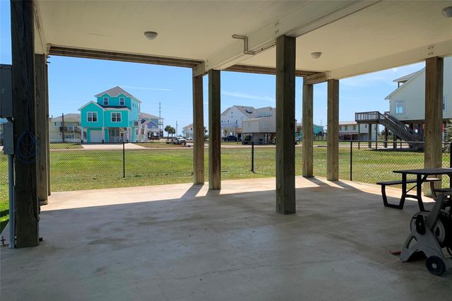 23159 Fresca Street, Galveston, TX 77554