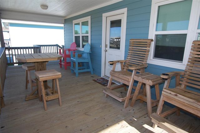 23159 Fresca Street, Galveston, TX 77554