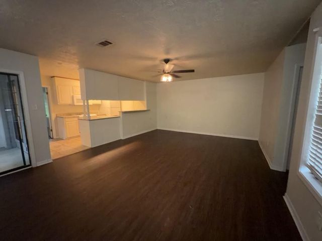 629 W Ridge Drive, College Station, TX 77845
