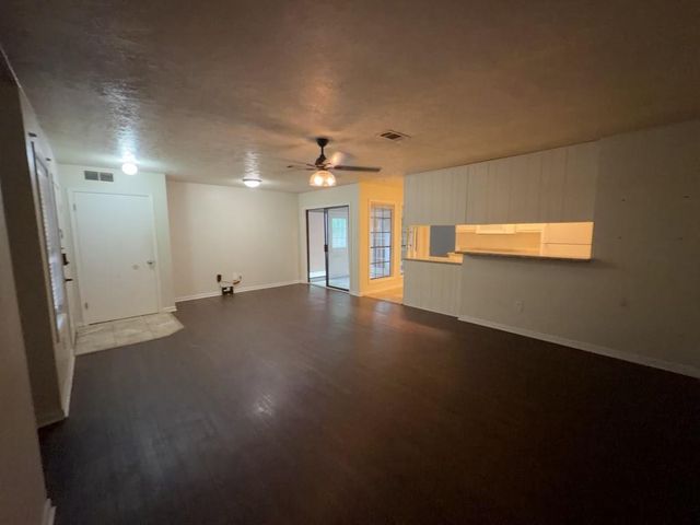 629 W Ridge Drive, College Station, TX 77845