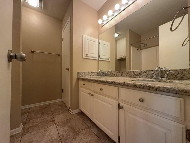 629 W Ridge Drive, College Station, TX 77845