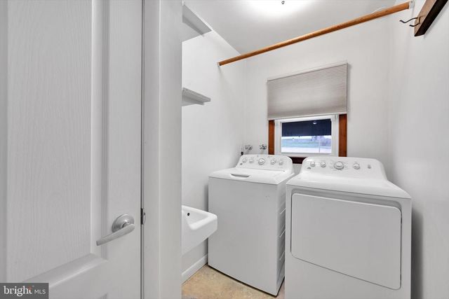 121 PLEASANT VIEW DR, Lititz, PA 17543