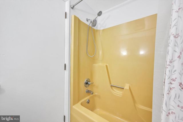 121 PLEASANT VIEW DR, Lititz, PA 17543