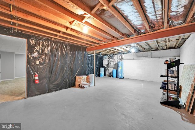 121 PLEASANT VIEW DR, Lititz, PA 17543