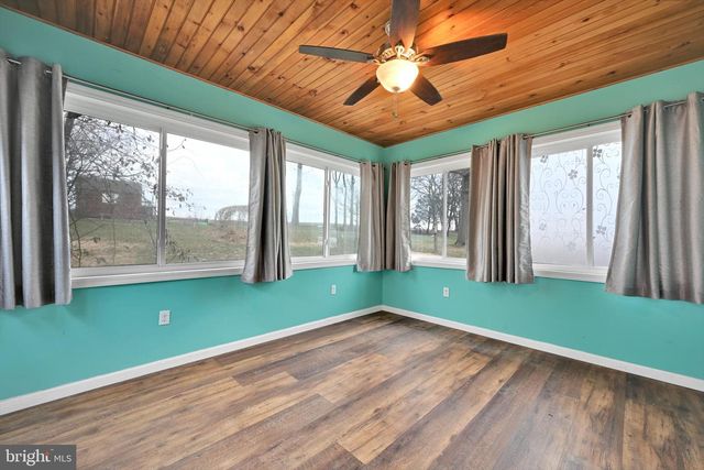 121 PLEASANT VIEW DR, Lititz, PA 17543