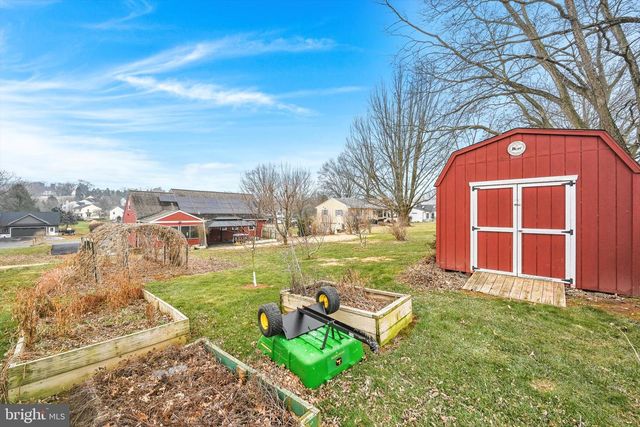 121 PLEASANT VIEW DR, Lititz, PA 17543