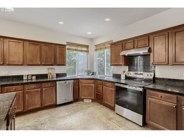 12590 Nw NAOMI Ln, Portland, OR 97229