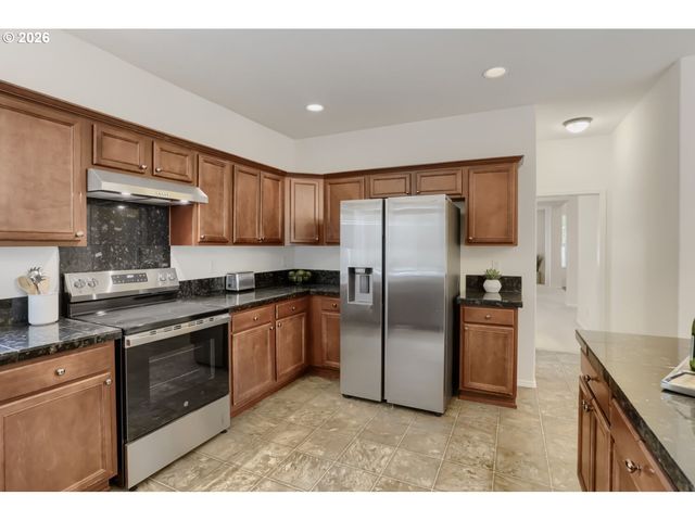 12590 Nw NAOMI Ln, Portland, OR 97229