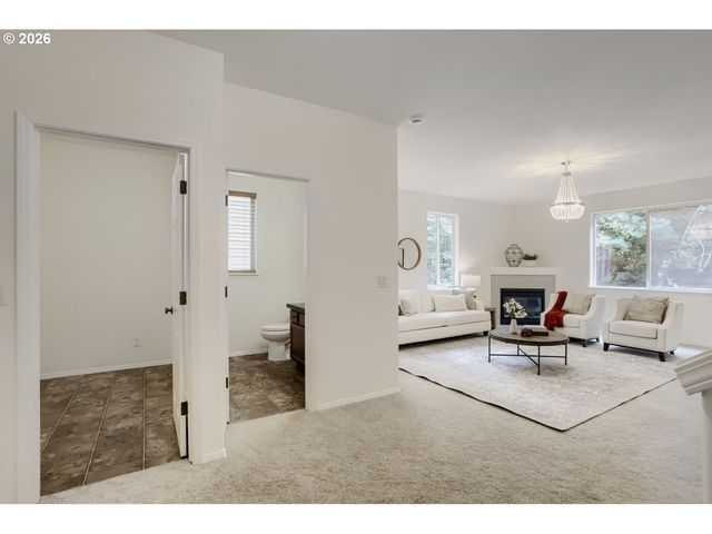 12590 Nw NAOMI Ln, Portland, OR 97229