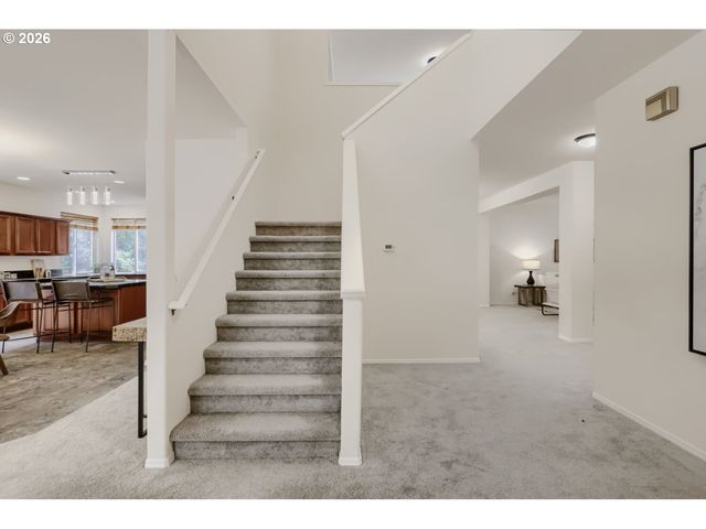 12590 Nw NAOMI Ln, Portland, OR 97229