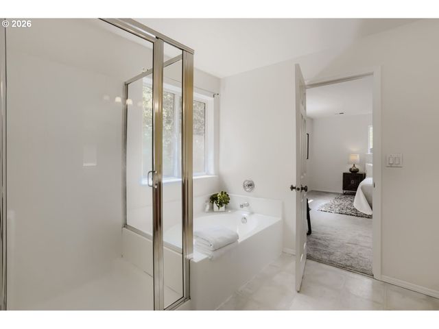 12590 Nw NAOMI Ln, Portland, OR 97229
