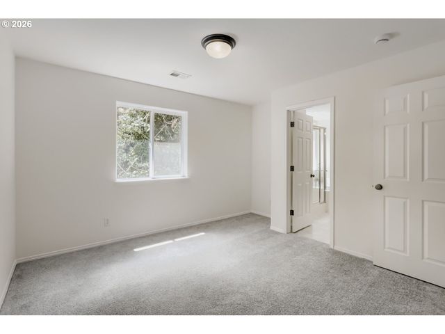 12590 Nw NAOMI Ln, Portland, OR 97229