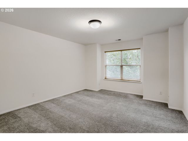12590 Nw NAOMI Ln, Portland, OR 97229