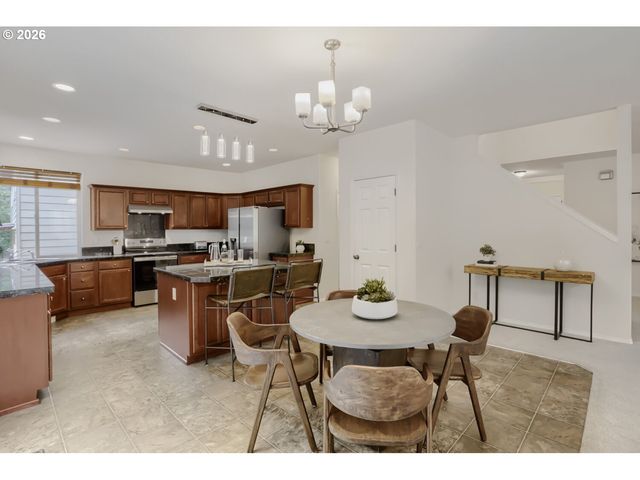 12590 Nw NAOMI Ln, Portland, OR 97229