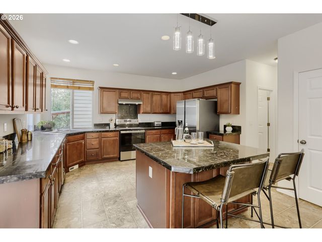 12590 Nw NAOMI Ln, Portland, OR 97229