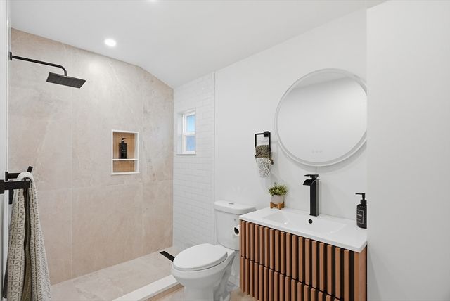 7 Berkeley St, Melrose, MA 02176