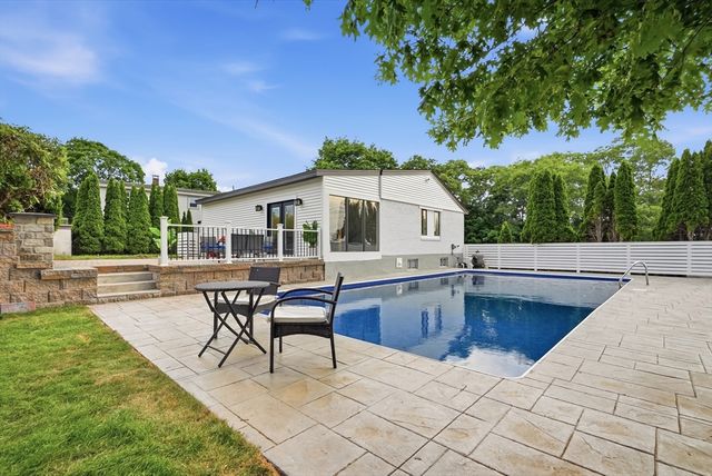 7 Berkeley St, Melrose, MA 02176