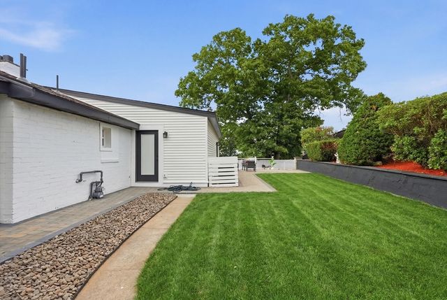 7 Berkeley St, Melrose, MA 02176