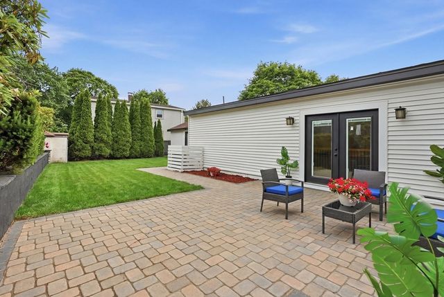 7 Berkeley St, Melrose, MA 02176