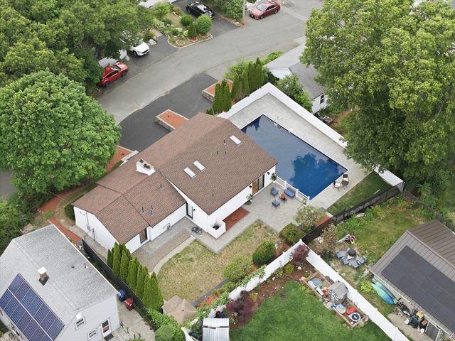 7 Berkeley St, Melrose, MA 02176