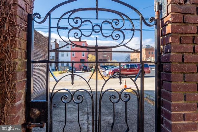 2738 SAINT PAUL ST, Baltimore, MD 21218