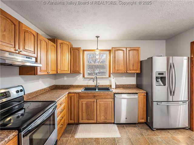 5222 Kel Dawn Circle, Cross Lanes, WV 25313