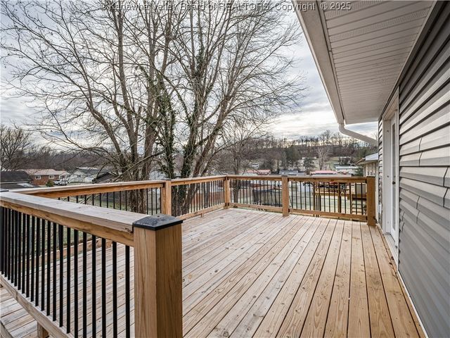 5222 Kel Dawn Circle, Cross Lanes, WV 25313