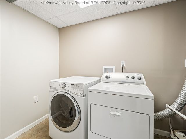 5222 Kel Dawn Circle, Cross Lanes, WV 25313