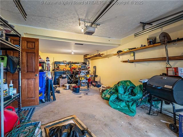 5222 Kel Dawn Circle, Cross Lanes, WV 25313