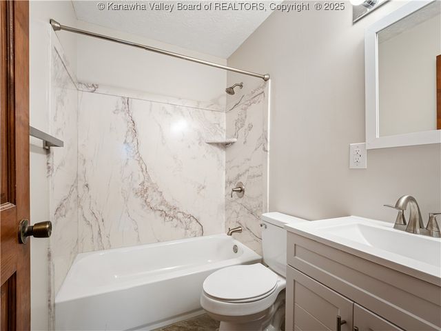 5222 Kel Dawn Circle, Cross Lanes, WV 25313