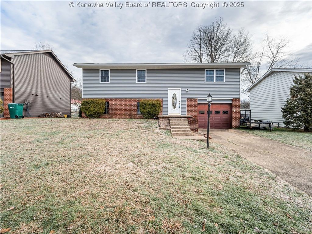 5222 Kel Dawn Circle, Cross Lanes, WV 25313