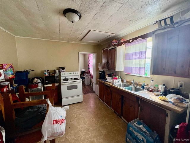 314 N 11th Street, Escanaba, MI 49829