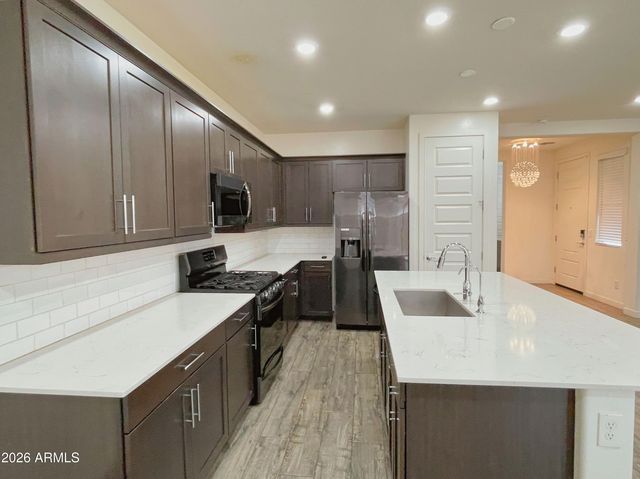 17155 N 9th Place, Phoenix, AZ 85022