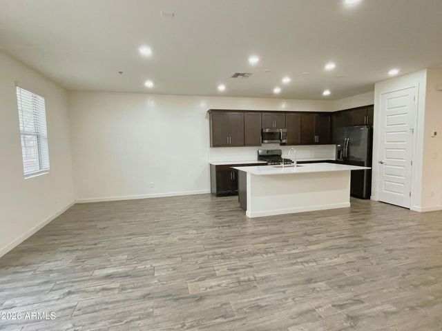 17155 N 9th Place, Phoenix, AZ 85022