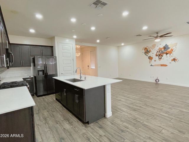 17155 N 9th Place, Phoenix, AZ 85022