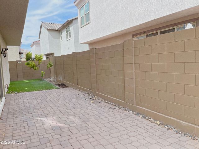 17155 N 9th Place, Phoenix, AZ 85022