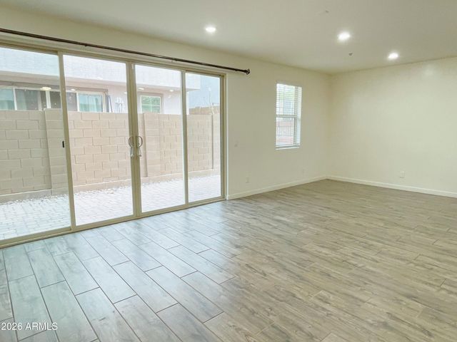 17155 N 9th Place, Phoenix, AZ 85022