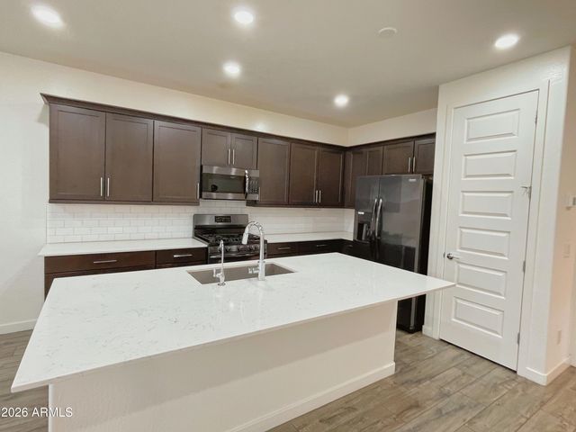 17155 N 9th Place, Phoenix, AZ 85022