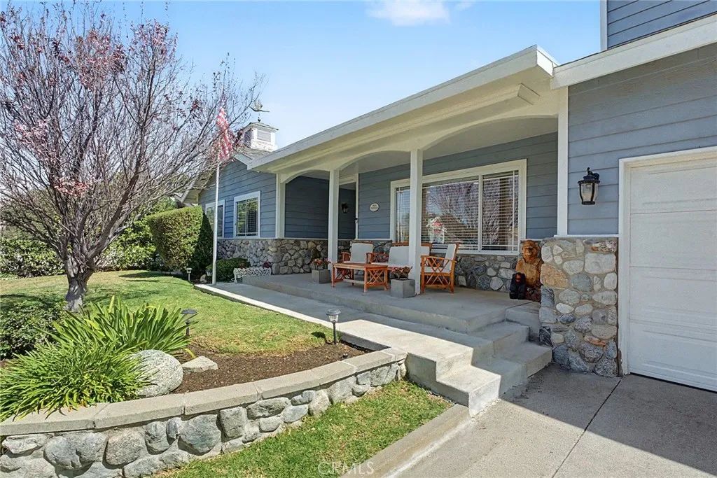 24348 Cross, Newhall, CA 91321