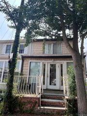 4 Pearce Place, Great Neck, NY 11021