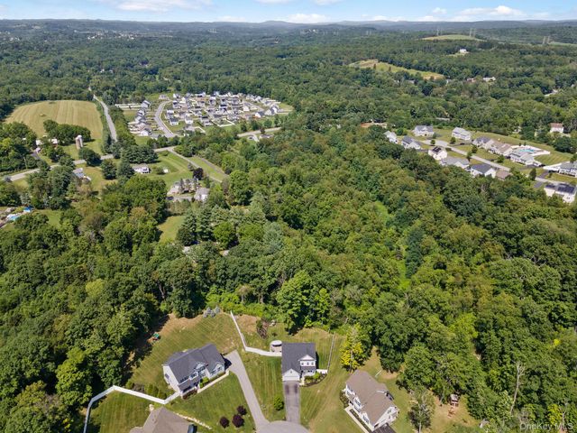 20 Karen Court, Poughkeepsie, NY 12603