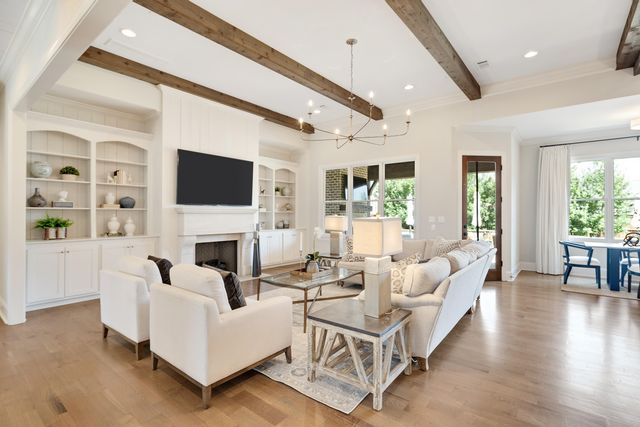 516 LAMBS BROOK LN, Collierville, TN 38017