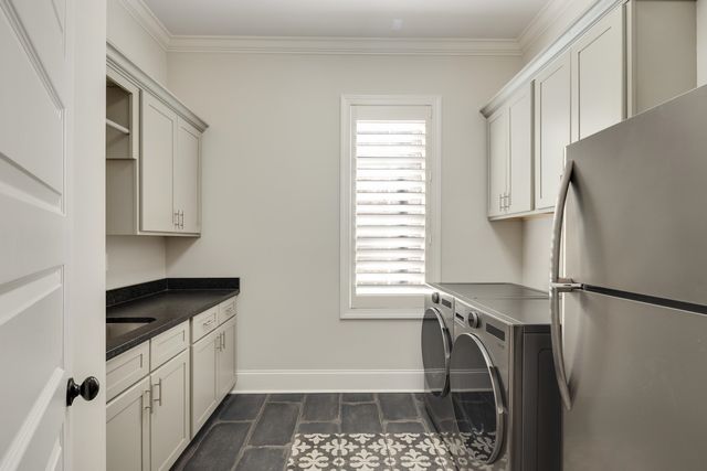 516 LAMBS BROOK LN, Collierville, TN 38017