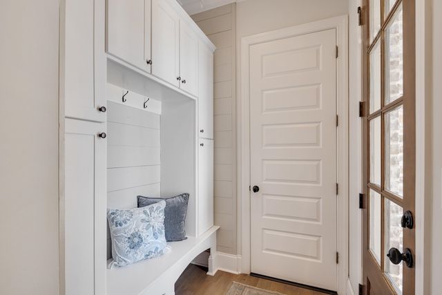 516 LAMBS BROOK LN, Collierville, TN 38017