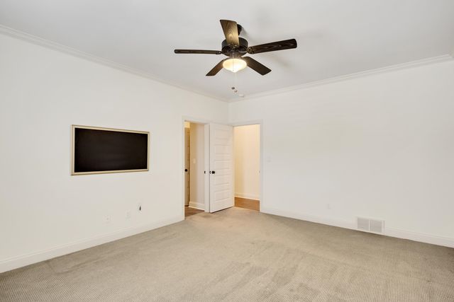 516 LAMBS BROOK LN, Collierville, TN 38017