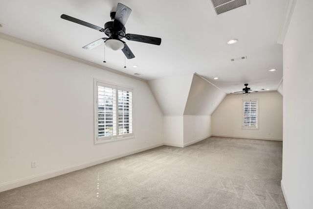 516 LAMBS BROOK LN, Collierville, TN 38017