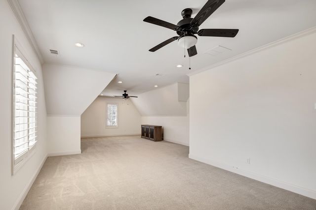 516 LAMBS BROOK LN, Collierville, TN 38017