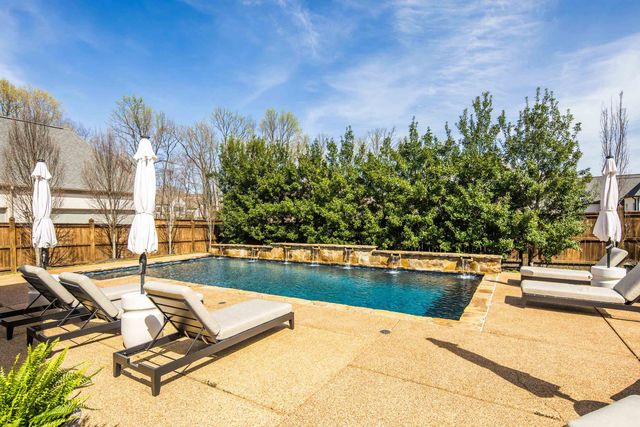 516 LAMBS BROOK LN, Collierville, TN 38017