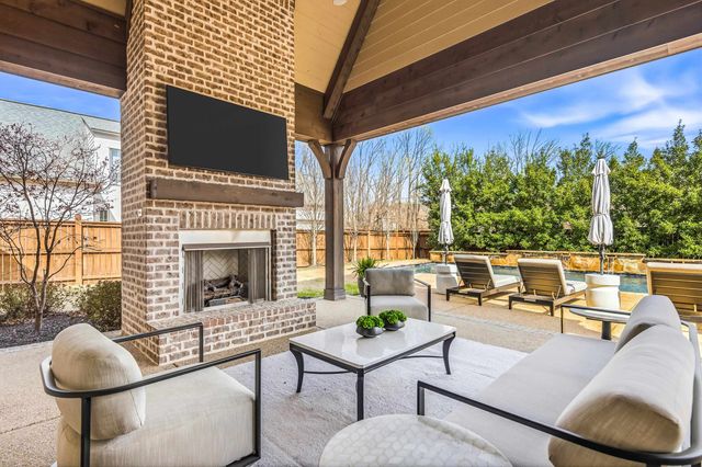 516 LAMBS BROOK LN, Collierville, TN 38017